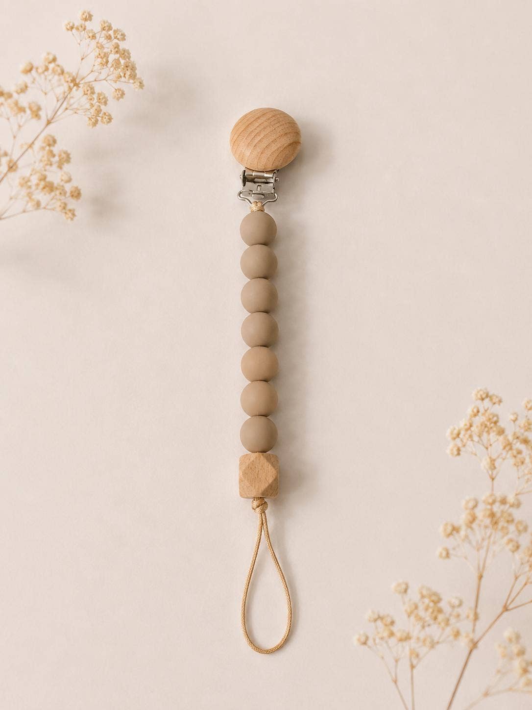 Silicone Soother Clip – A Handy, Stylish Nursery Essential