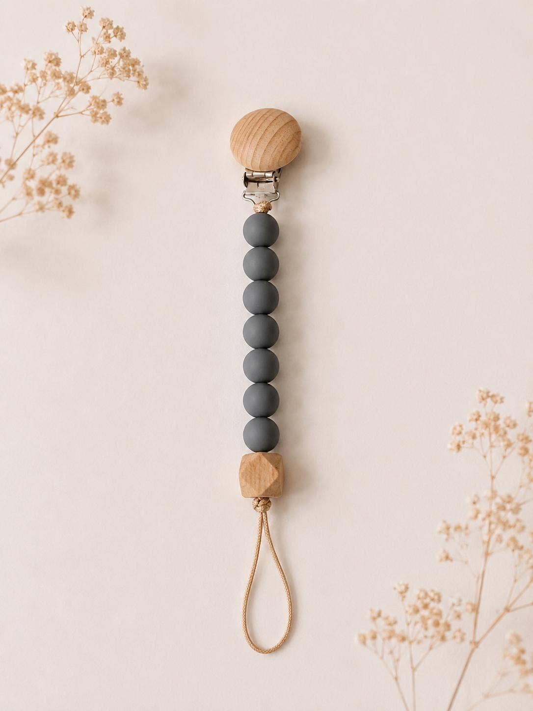 Silicone Soother Clip – A Handy, Stylish Nursery Essential