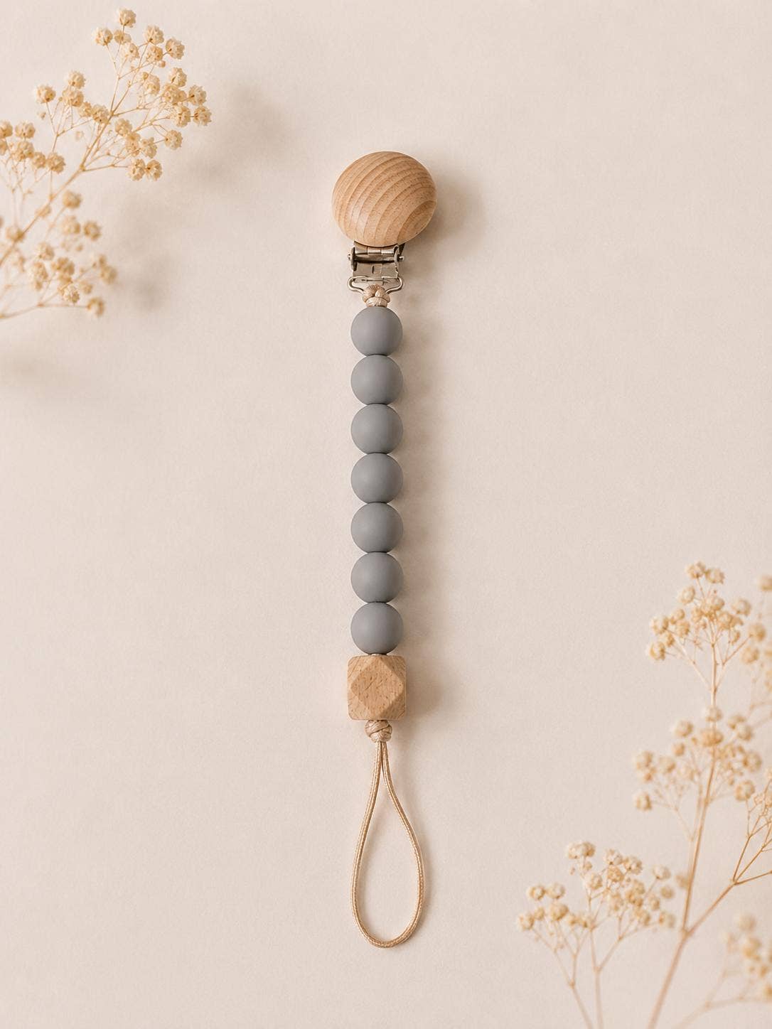 Silicone Soother Clip – A Handy, Stylish Nursery Essential