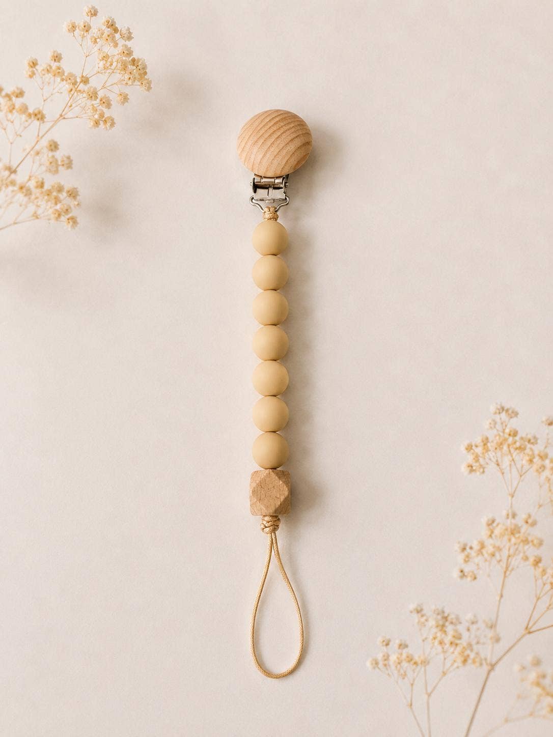 Silicone Soother Clip – A Handy, Stylish Nursery Essential