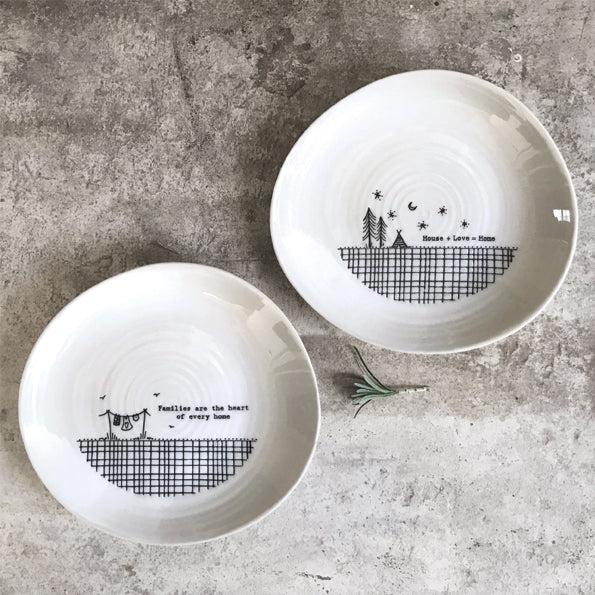 East of India Porcelain Cross Hatch Plate – "Families are the Heart of Every Home" image 2