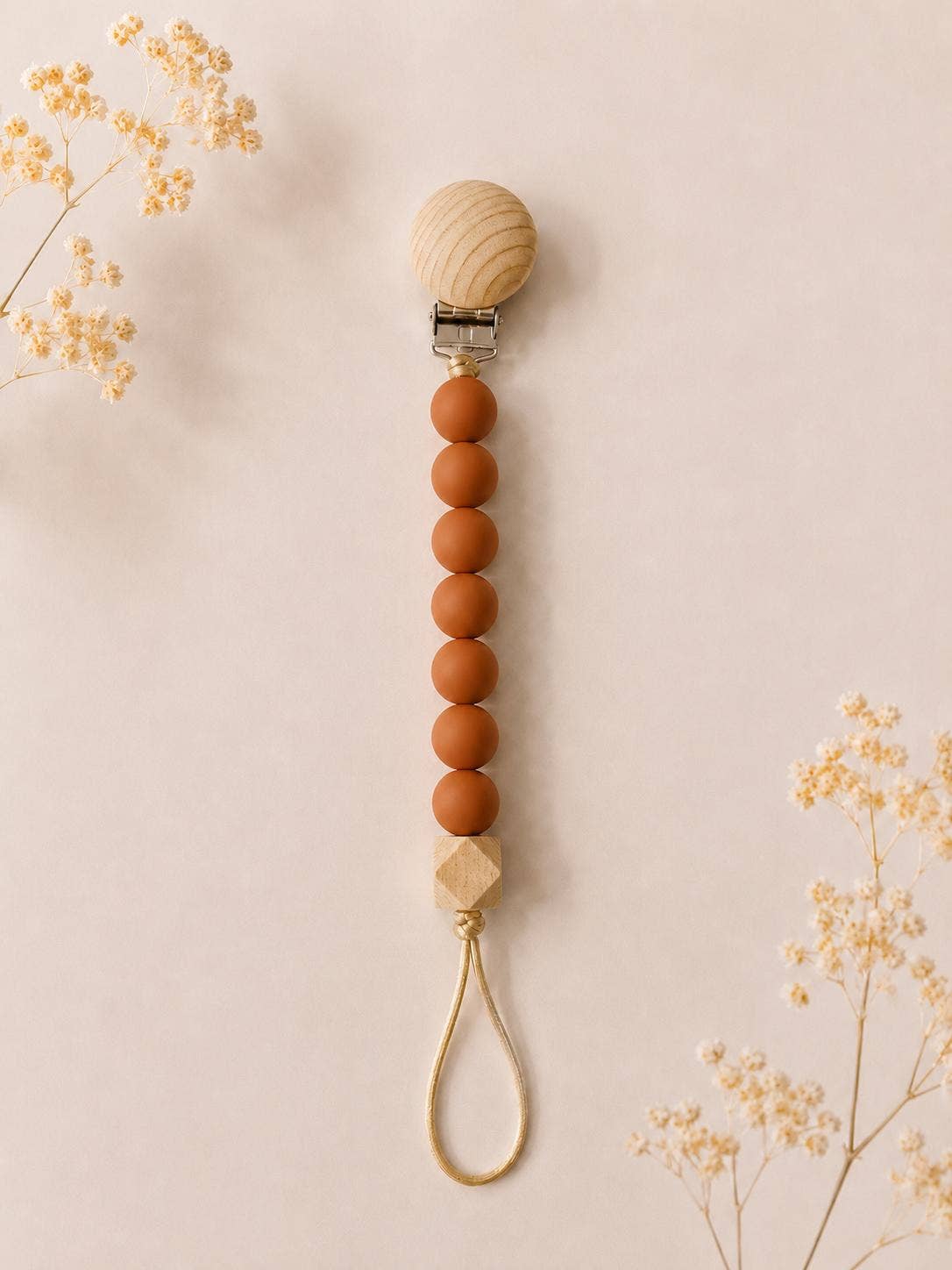 Silicone Soother Clip – A Handy, Stylish Nursery Essential