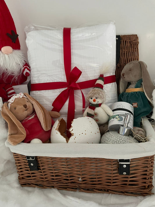 The Cosy Christmas Home Hamper – A Luxurious Gift for the Home & Heart